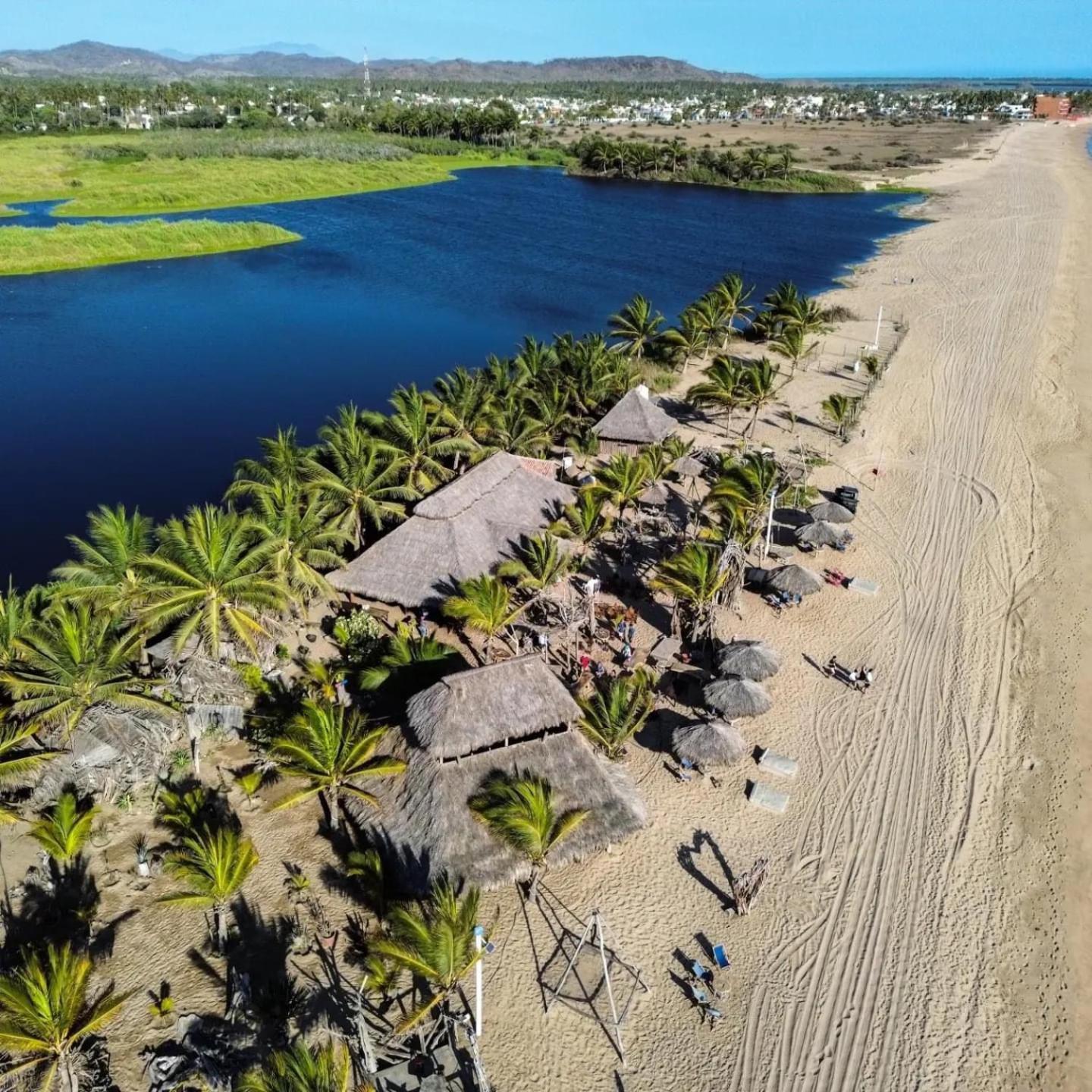 Bungalows Laguna Del Tule Сан-Патрисио-Мелак Экстерьер фото